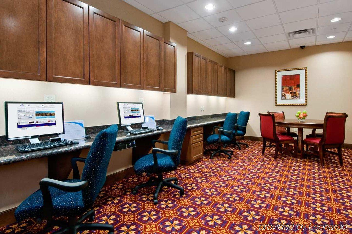 Hilton Phoenix צ'נדלר מתקנים תמונה