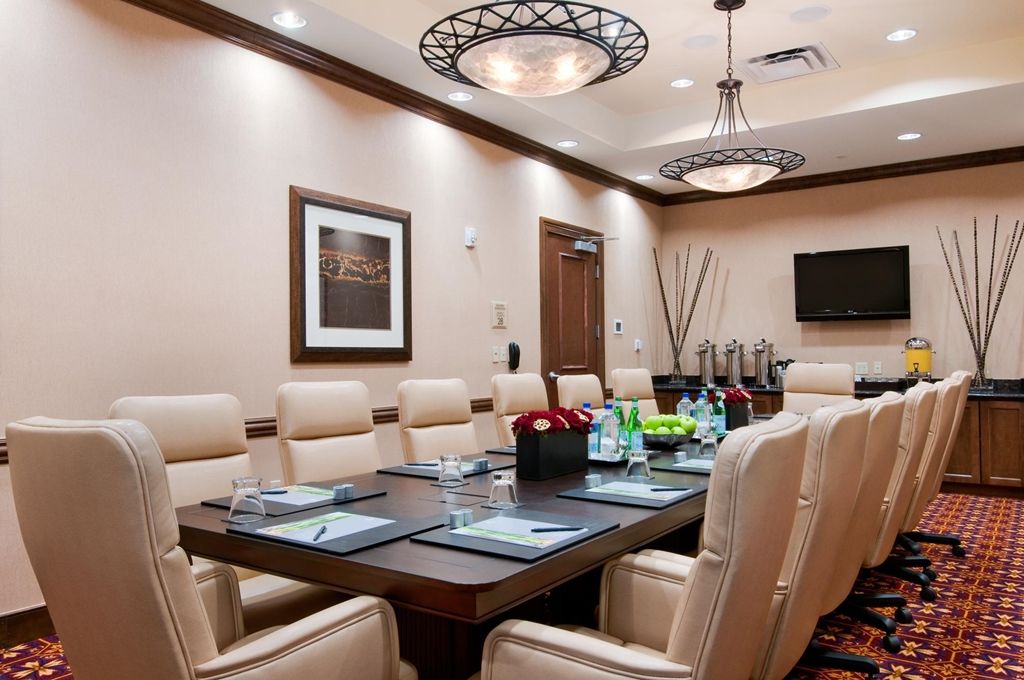 Hilton Phoenix צ'נדלר מתקנים תמונה